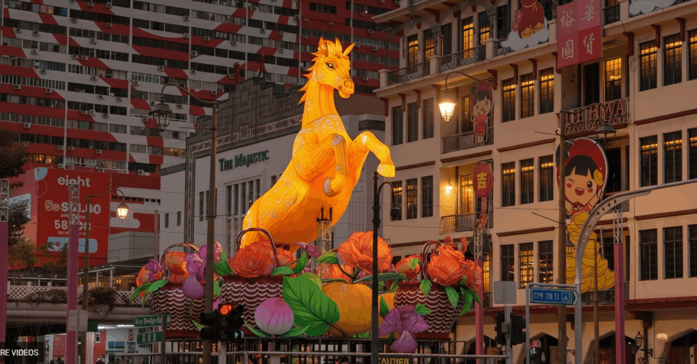 Marveling at 2026 CNY-themed centrepiece Zodiac Horse and lantern display at Singapore Chinatown on the FunVee open-top big bus.