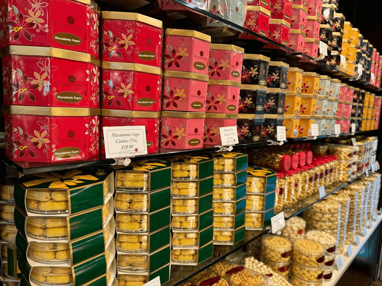 Bengawan Cookies and Pineapple Tarts Singapore City Tours