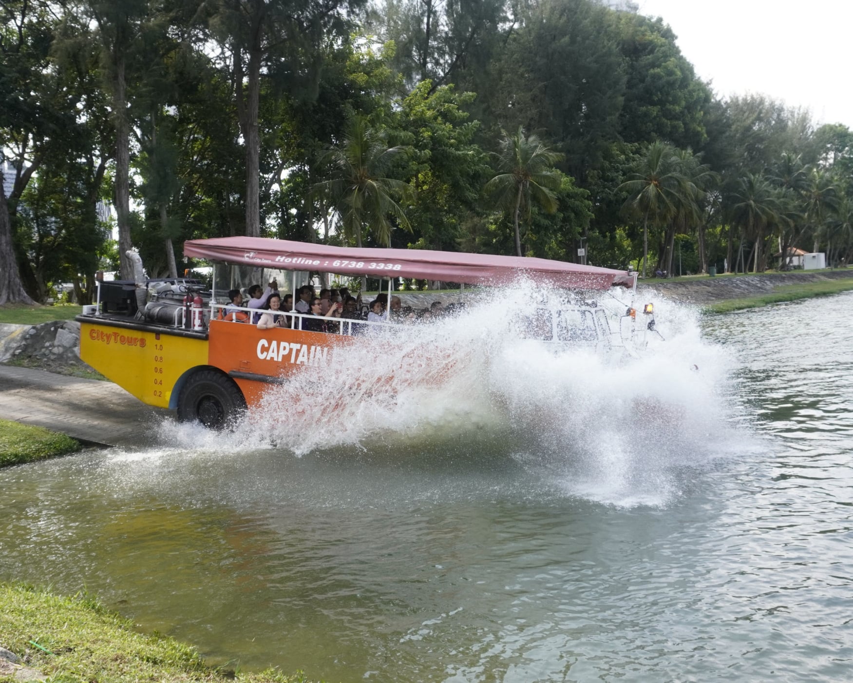 Captain Explorer DUKW (pronounced DUCK) Tour Singapore