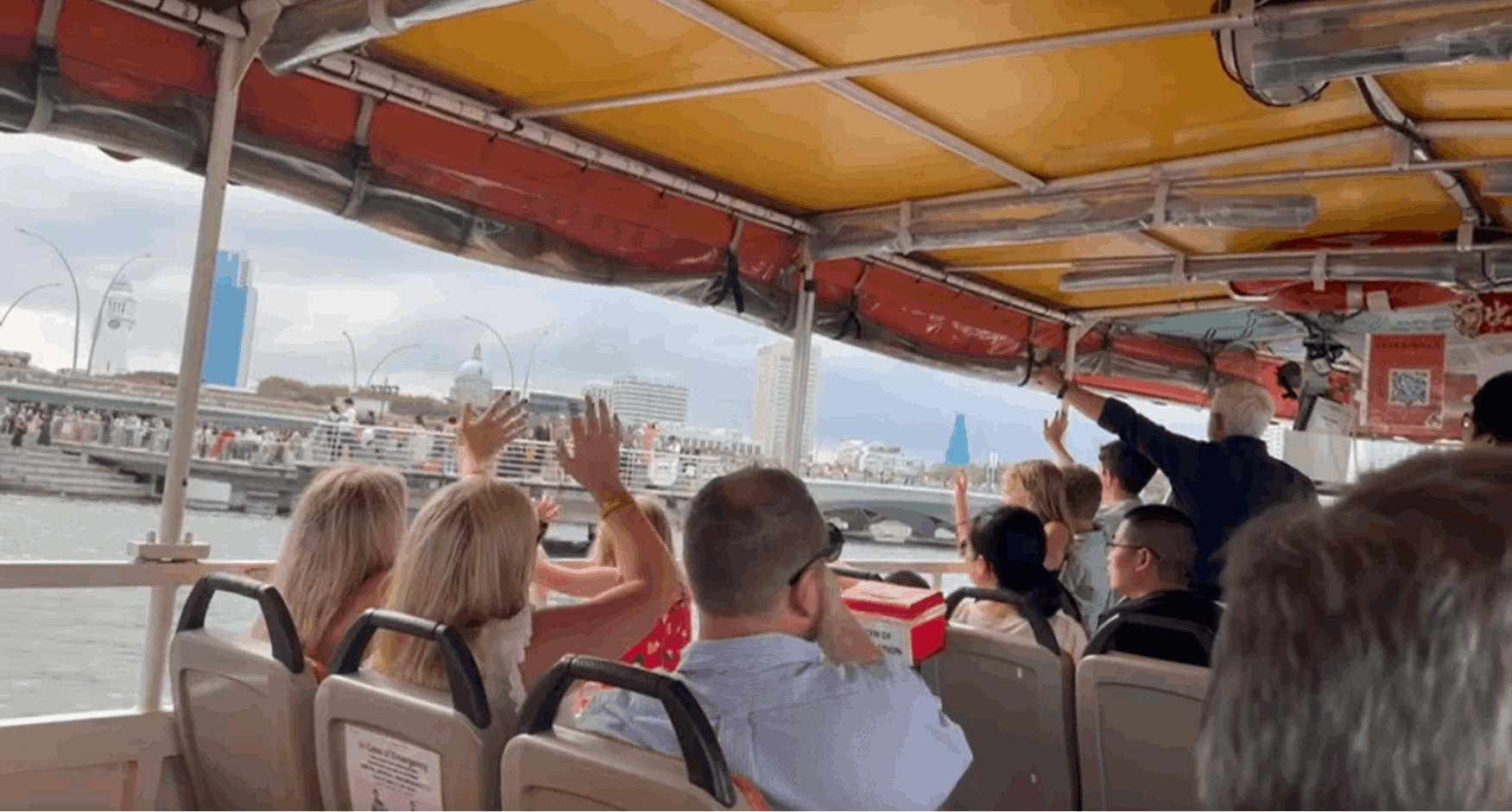 Captain Explorer DUKW Family Singapore City Tour