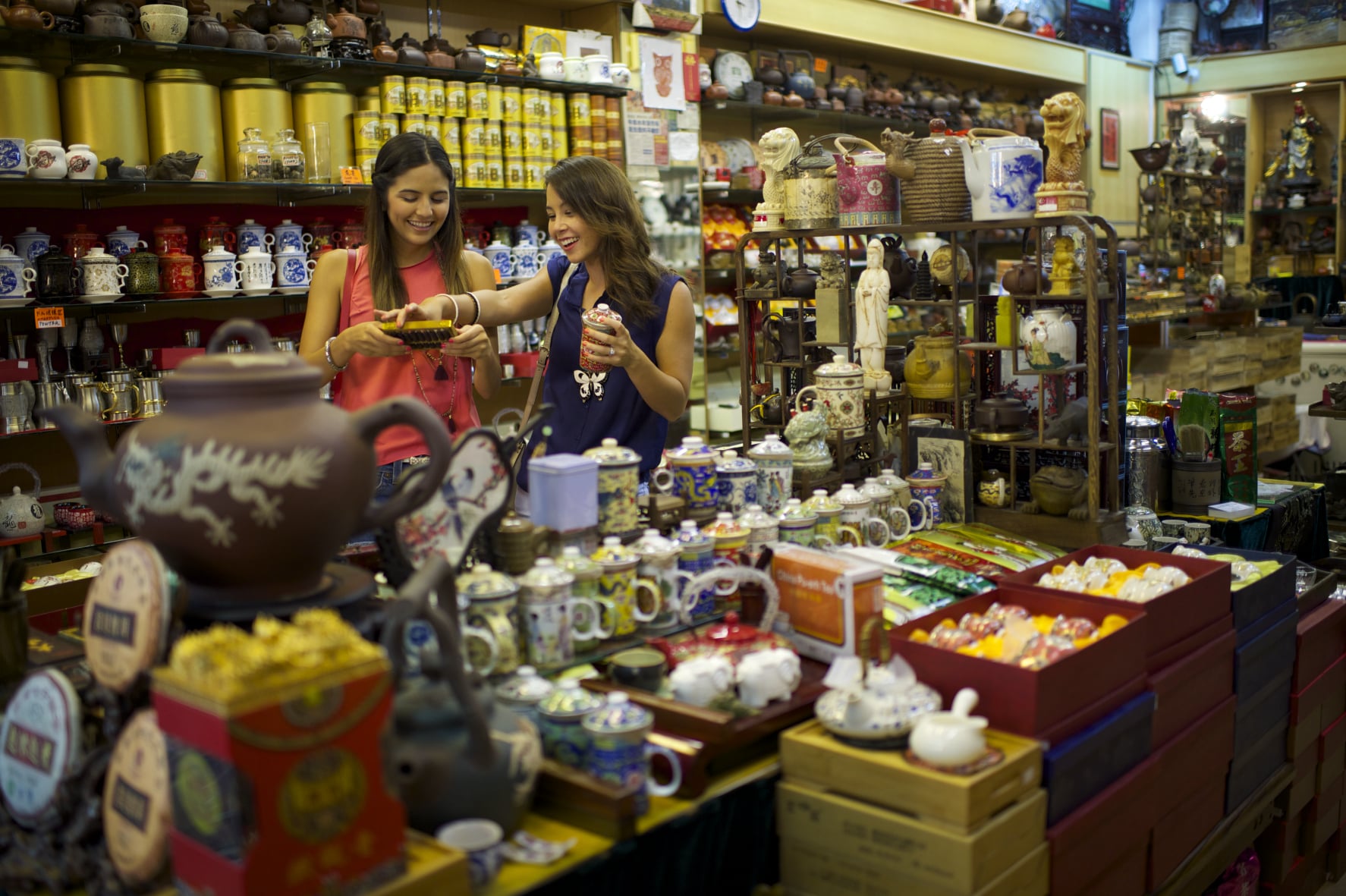 Shopping at Singapore Chinatown Ethnic Precincts