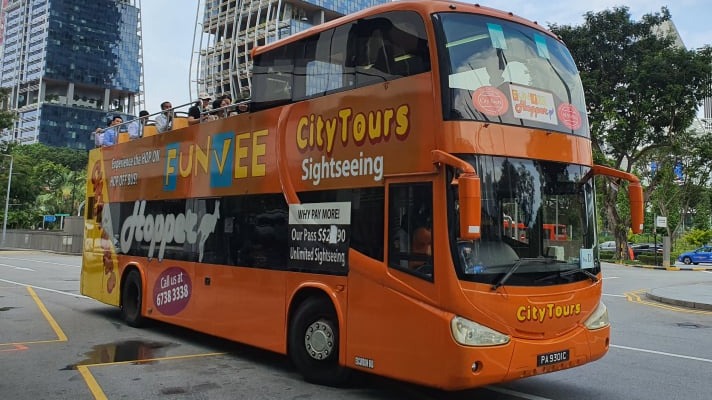 Hop on Hop off Big FunVee Open-top Bus in Singapore