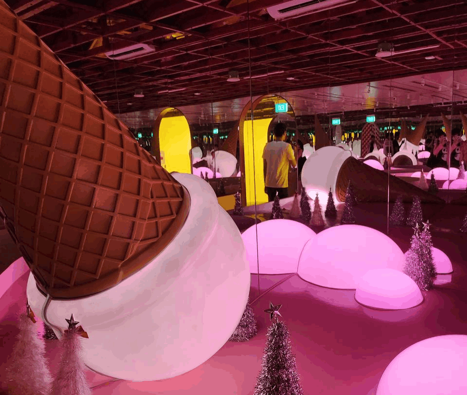 Colourful indoor installation at Museum of Ice Cream Singapore, a fun air-conditioned attraction for families, friends and couples.