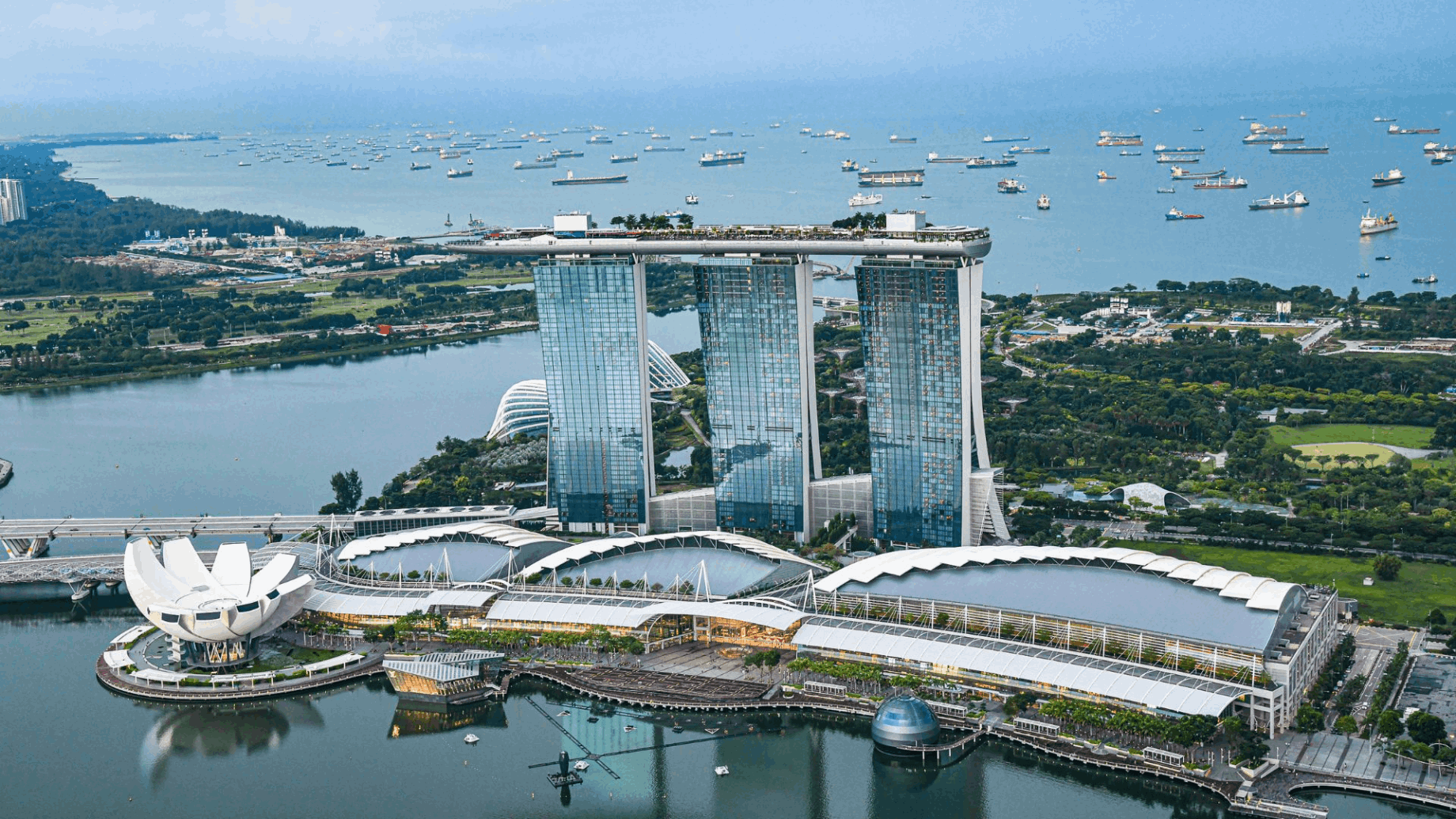 Skyline view of Singapore featuring Marina Bay Sands, Gardens by the Bay, and the Singapore Flyer — top must-visit places in 2025.