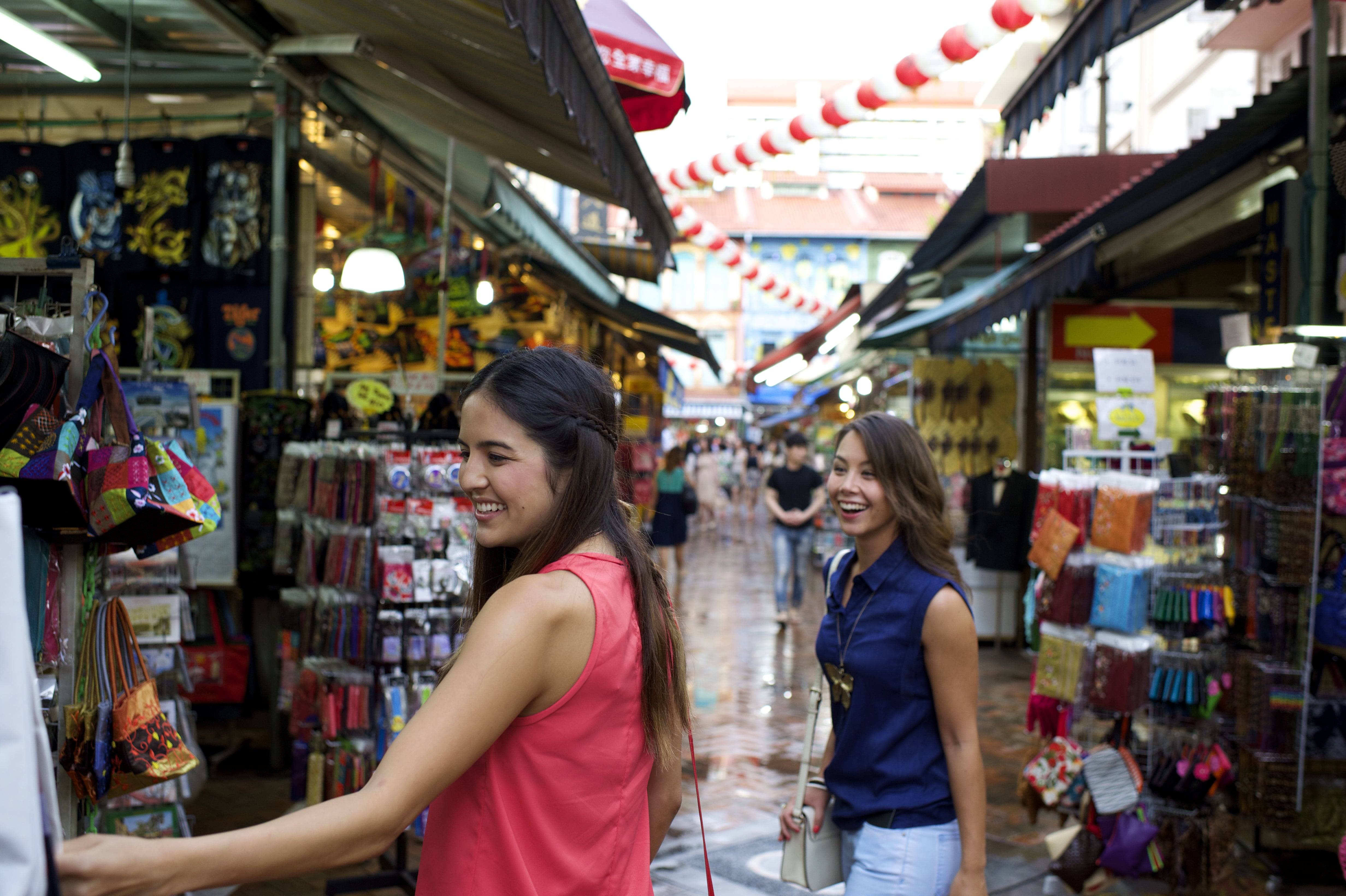 Top 10 Must-Buy Souvenirs in Singapore